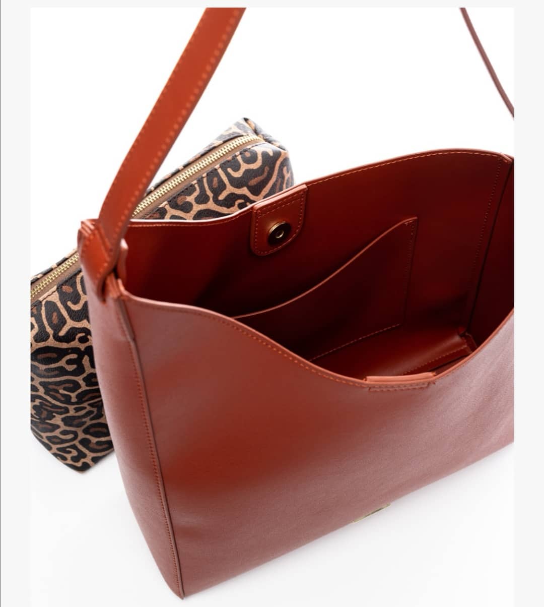 Τσάντα ώμου τερακότα με έξτρα τσαντάκι σε animal print veta bags accesories Τσάντα ώμου τερακότα με έξτρα τσαντάκι σε animal print veta bags accesories