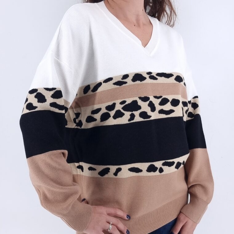 Μπλούζα άσπρη με animal print μοτίβο και V λαιμόκοψη μπεζ