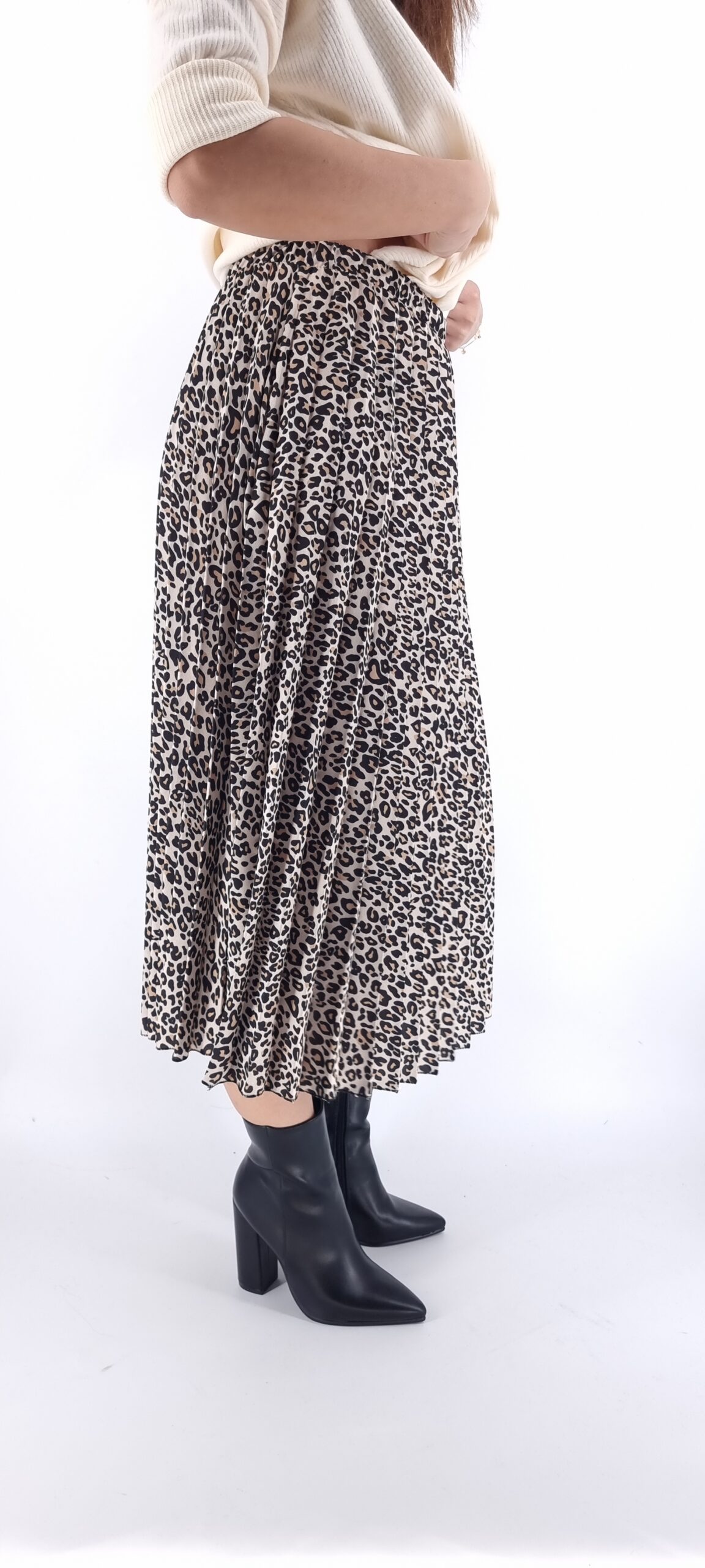 Φούστα πλισέ midi με animal print μοτίβο και λάστιχο στη μέση μπεζ μαύρο Φούστα πλισέ midi με animal print μοτίβο και λάστιχο στη μέση μπεζ μαύρο