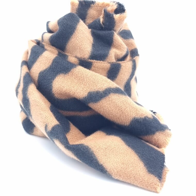 Κασκόλ με animal print μοτίβο καφέ μαύρο