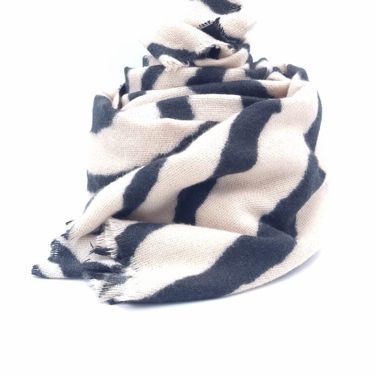 Κασκόλ με animal print μοτίβο μαύρο μπεζ
